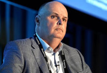 The barbell effect of analogue and digital trading