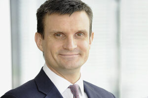 Simon Blundell, BlackRock.